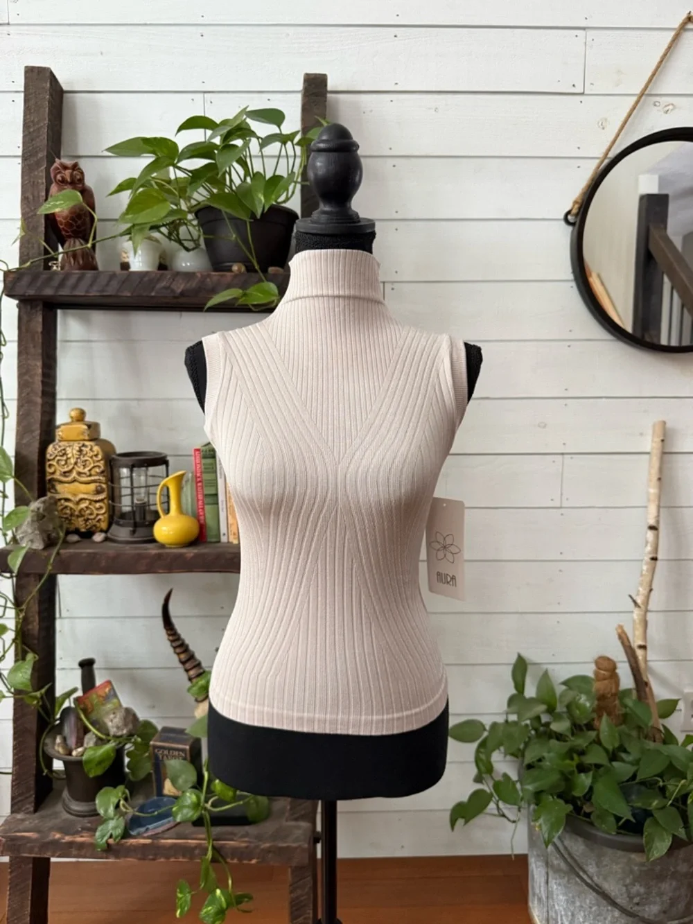 Aura Sleeveless Ribbed Turtleneck Top - Blush Pink - Picture 8 of 17